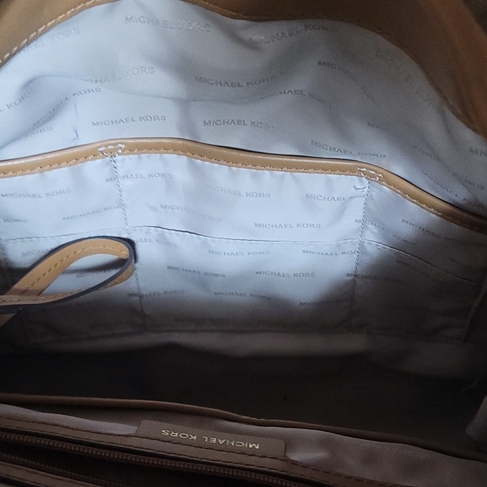 Purse - Picture 7 of 8